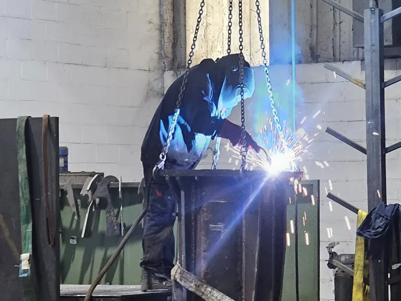 Soldadura de un martillo neumático